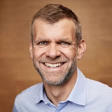 Simon Smith's Instagram, Twitter & Facebook