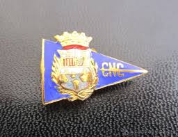 Há mais de 10 anos junto do torcedor alvirrubro, aqui você encontra as camisas oficiais do náutico, roupas, artigos, acessórios. Insignia Antigua Club Nautico Cullera Cnc Pin D Kaufen Pins Anderer Sportarten In Todocoleccion 43319547