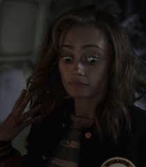 Welche Jackie bist du heute? : r/Yellowjackets