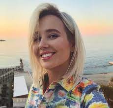 В том числе и на те, что касаются хирургических вмешательств. Pevica I Videobloger Klava Koka Podelilas V Instagram Novym Foto S Yarkim Makiyazhem Lifestyle Seldon Novosti