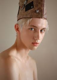 Troye Sivan não quer ser chamado de "ícone gay" e explica o porquê