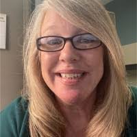 Stephanie Beardsley's Instagram, Twitter & Facebook