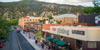 The city of glenwood springs is the county seat and the most populous municipality in garfield county, co. Kzqhrxr7x3fswm