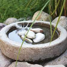 Having a concrete bird bath you will not only help our feathered friends on hot summer days, but also decorate your garden or yard. How To Make Your Own Easy Concrete Planters Diy Concrete Planters Concrete Bird Bath Concrete Planters