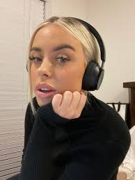 CorinnaKopf can you please notice this, my friend Lori West is your  doppelgänger!! @DavidDobrik #corrinakopf #davidsvlogs #vlogsquad #lookalike