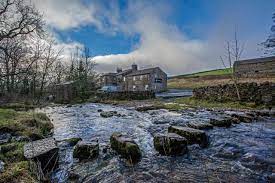 The white lion inn, thakeham the white lion inn is an original coaching inn with traditional inglenook fireplaces and a rural atmosphere and is set in the beautiful village of thakeham. The White Lion Inn Buckden Aktualisierte Preise Fur 2021