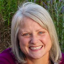 Singing Beyond Sorrow: A Year of Grief, Gratitude & Grace: Downing, Carole  Marie: 9781512209518: Amazon.com: Books