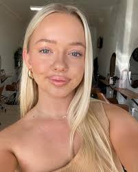 As most of you may know I'm officially ✨Qualified ✨ it has been such an  exciting journey over the past three years and I'm so grateful for the  girls @sasshairdezign and for