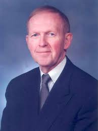 Moore: Stages of organizational decline