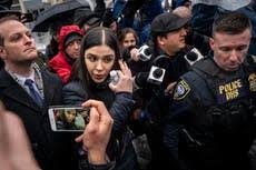 The wife of mexican drug kingpin el chapo guzman was arrested on monday at an airport in virginia on international drug trafficking charges, the justice. E7zclpeu6gaxwm