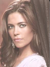 Nuria and Amelia's situation with Andres