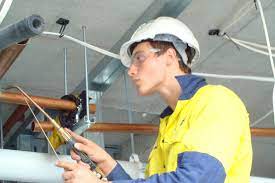 Long is a plumbing apprenticeship. Plumbing Apprenticeship Information Aca Apprenticeships Traineeships Apprenticeship Careers Australia