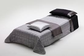 Poltrona letto singolo pouf in tessuto beige comoda e versatile per i tuoi ospiti. Pouf Letto A Una Piazza E Mezza Bill