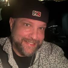 Can non-Disney resort guests make a reservation at Whispering Canyon Cafe  in Orlando?