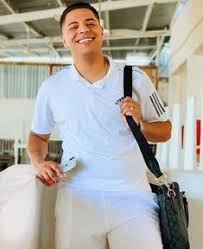 La fiesta comenzó a alrededor de las 21 y terminó cerca de la 1 de la madrugada, según uno de los testigos, que subrayó que las mesas estuvieron divididas según los grupos a los que pertenecía cada uno. 30 Ideas De Eduin Cazares Firmes Fotos Mejores Fotos