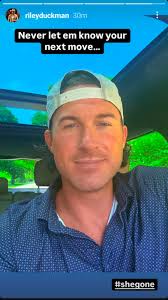 Riley Green's stache is no more.