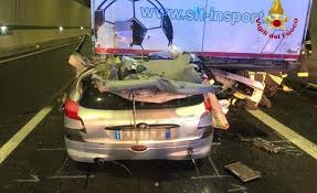 Almeno un altro mese di chiusura, nel. Incidente Sulla A1 Muore Giovane 25enne Salvo Il Cane Che Era Con Lui A Bordo Dell Auto Foto Bolognaindiretta