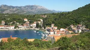 Taman tertua di eropa bagian tenggara ini merupakan taman terbesar dan terluas di negara kroasia. Jalan Jalan Ke Desa Racisce Melihat Teluk Dan Gunungnya Yang Indah Wisata Ke Pulau Korcula Kroasia Youtube