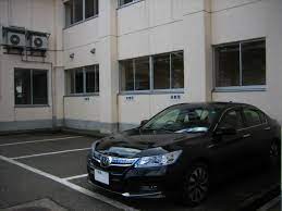 File:長岡市立 南中学校 来客用 駐車場 と 学校長用 駐車場.jpg - Wikimedia Commons
