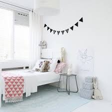 Esta es la razón por la que elegimos combinarlo con gris esperando que te guste. 14 Habitaciones Infantiles En Rosa