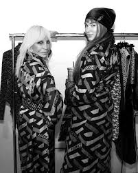 Ο χρήστης Dua Lipa News² στο Twitter: "Dua Lipa and Donatella Versace via  Instagram! https://t.co/PLgVPa7emt" / Twitter