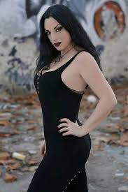 Pin By Gordon Bush On Maquilhagem Gotica Gothic Fashion Clothing Photography Fashion