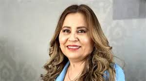 La maestra Alma Patricia hace 32 años enseña a los niños de Culiacán