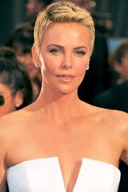 Charlize theron kurze haare haarige neue frisuren schöne frauen schöne hintern cate blanchett berühmte gesichter captain marvel neue filme. Charlize Theron Kurze Haare Uberprufen Sie Mehr Unter Http Frisurende Net Charlize Theron Kurze Haare Charlize Theron Kurze Haare Charlize Theron Kurze Haare