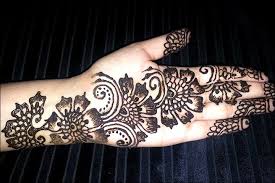 Aneka motif gambar henna mahendi sederhana mudah. Gambar Henna Tangan Yang Cantik Dan Cara Membuatnya