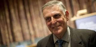 El padre de los 'cuasicristales': "He visitado tanto la Alhambra que podría  hacer de guía"