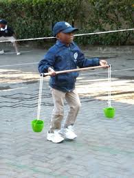 Http Www Schillerschule Ruesselsheim De Images Bilder Feste20spiel Jpg Craftidea Org Kids Obstacle Course Field Day Games Diy Carnival Games