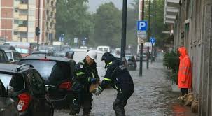 Milano, piovono arance di ghiaccio: Daw7o7ycfdqeym