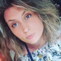 Lisa Mullet's Instagram, Twitter & Facebook