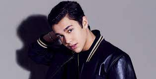 He has won eight awards, including artist to watch at the 2013 mtv video music awards. Austin Mahone Net Worth 2021 Age Height Weight Girlfriend Dating Kids Biography Wiki The Wealth Record