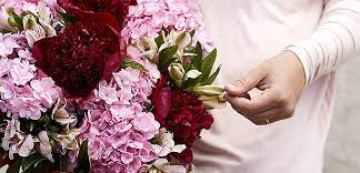 It's important to note that some flowers may arrive in bud form. Romantic Card Messages How To Write A Romantic Card Message