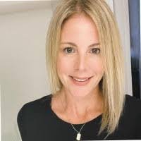 Lori Block's Instagram, Twitter & Facebook