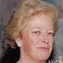 Elaine Hirt's Instagram, Twitter & Facebook