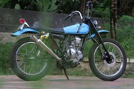 Beberapa jenis motor yang sudah kami sampaikan memang sering dicari oleh banyak orang. Klasik Dan Resik Ubah Yamaha Scorpio Jadi Motor Trail Jadul