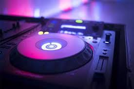 With verified reviews and work samples, you can learn from real couples which vendors are dependable wedding djs and see for yourself if they have the sound you're looking for. 35 Questions To Ask A Wedding Dj Markel Specialty