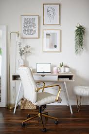 Partially, the reason for that is because of the technology that now allows us the ideas that you'll see below are going to help you to up the decor in your home office while also making it a more practical space without spending. Home Office Decor Ideas Chic Talk Chic Talk