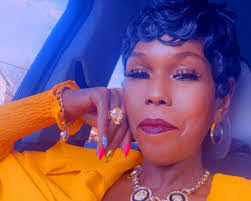 Barbara Funderburg's Instagram, Twitter & Facebook