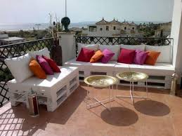 Uzun yıllar boyunca gönül rahatlığıyla kullanabileceğiniz işlevsel ve estetik l koltuk modelleri uygun fiyat ve model seçenekleri ile en yakın mağazamızda siz değerli misafirlerimizi bekliyor. Paletlerden Yapilmis 12 Adet Kanepe Ve Koltuk Takimlari