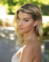 Adele Gates's Instagram, Twitter & Facebook