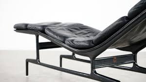Découvrez son histoire, les différents modèles et éditions, et comment acheter une originale ! Charles Eames Softpad Chaise Es106 Herman Miller