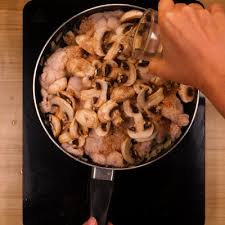 Ris De Veau Aux Champignons Recette Ris De Veau Recettes De Cuisine Ris De Veau Recette