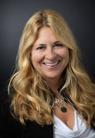 Noelle Peterson's Instagram, Twitter & Facebook