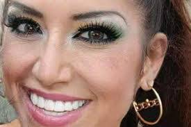 Ellen Munoz's Instagram, Twitter & Facebook