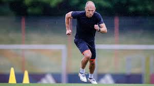 Jun 24, 2021 · arjen robben steht an der strafraumgrenze im tollhaus old trafford, lauert auf die ecke von franck ribéry. Comeback Sensation Arjen Robben Findet Mit Dem Fc Groningen Einen Neuen Verein Eurosport