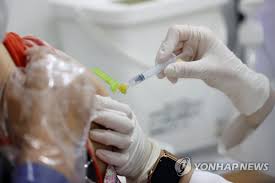 It was first identified in december 2019 in wuhan,. Kdca Las Vacunas Contra El Coronavirus De Astrazeneca Y Pfizer Muestran Una Efectividad Del 84 Por Ciento En Los Ancianos Despues De La Primera Dosis Agencia De Noticias Yonhap