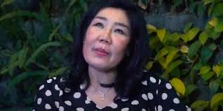 Temanku cerita, nggak lama setelah operasi bypass, ayahnya balik lagi melakukan habit ama. Cerita Pilu Ibunda Denny Sumargo Berasal Dari Keluarga Kaya Hingga Dibuang Halaman All Kompas Com